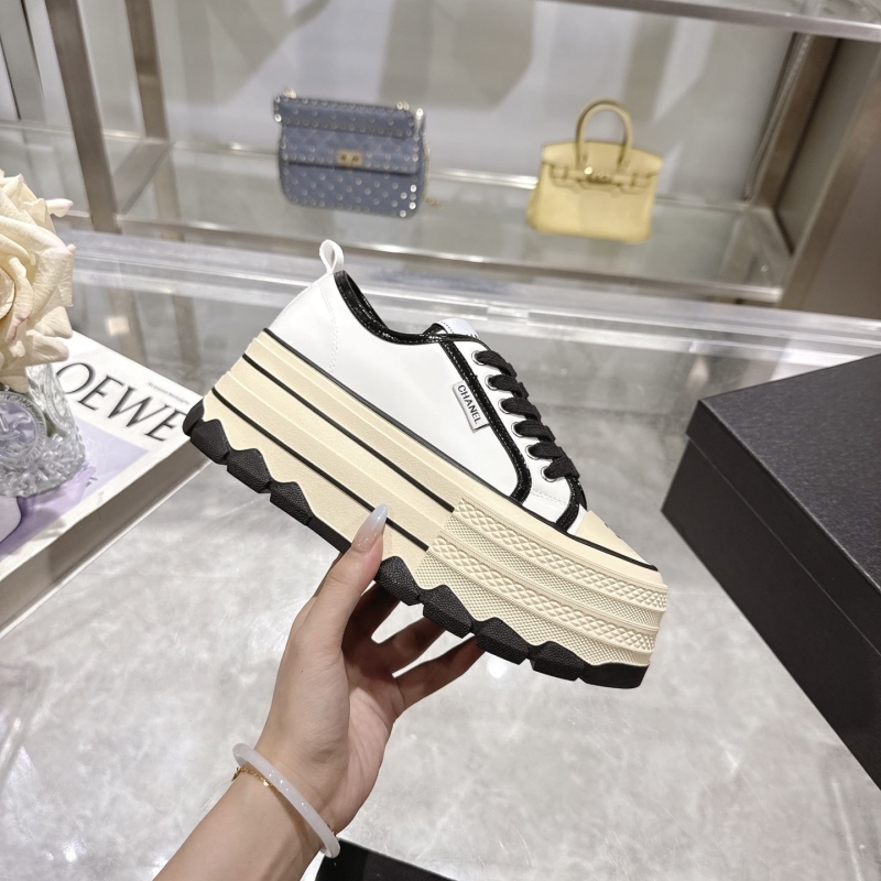 Ch**el sport shoes